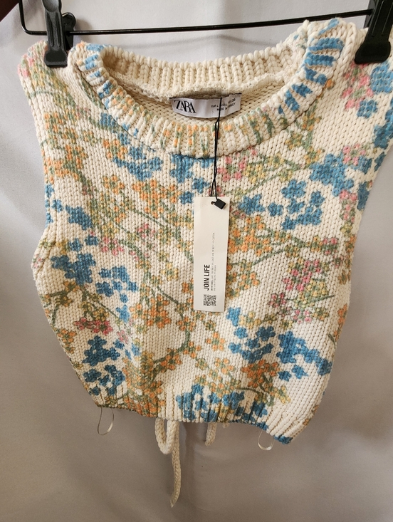 Zara Tops - Zara Knit Top. Size Large